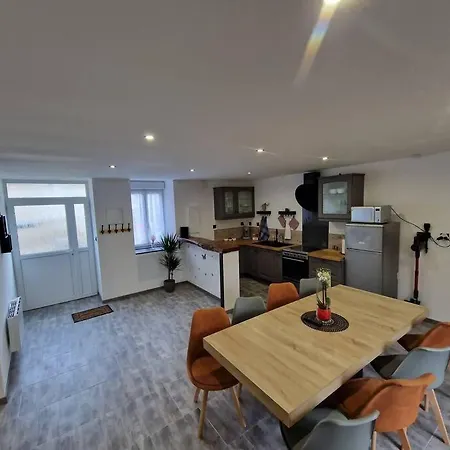 A 1,9 Km Du Mont St Michel Holiday home *